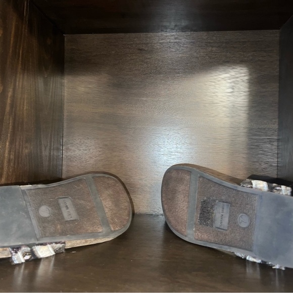 Sam & Libby Women's Shoes White Black 7M Embroidered Comfort Toe Thong Sandals - Picture 4 of 6